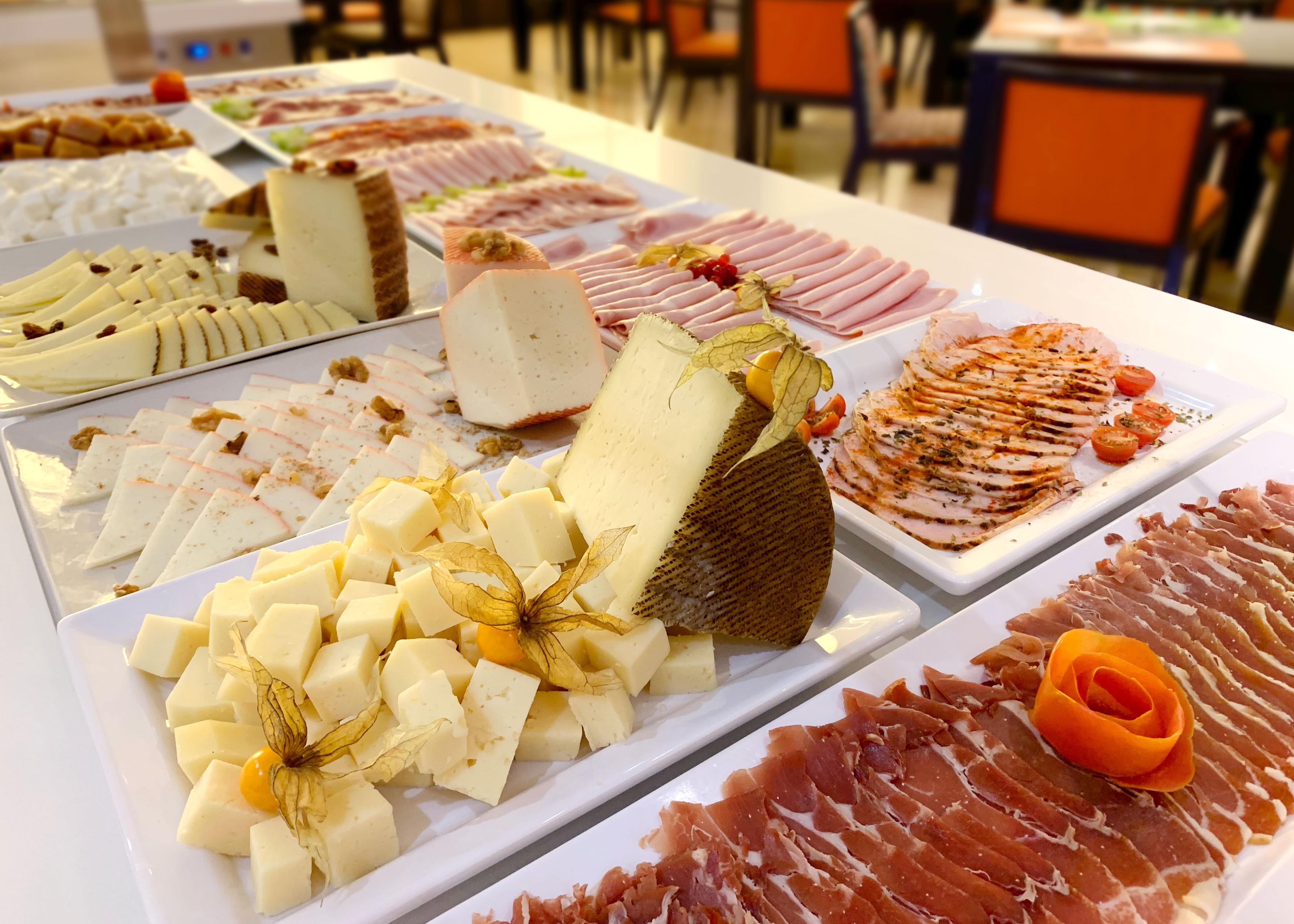 唐曼努埃尔阿迪拉姆大酒店 Caces 外观 照片