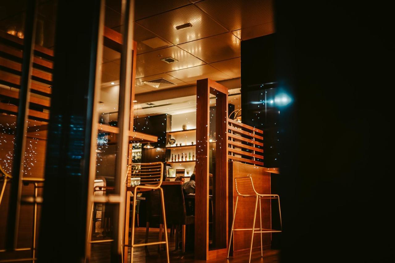 唐曼努埃尔阿迪拉姆大酒店 Caces 外观 照片
