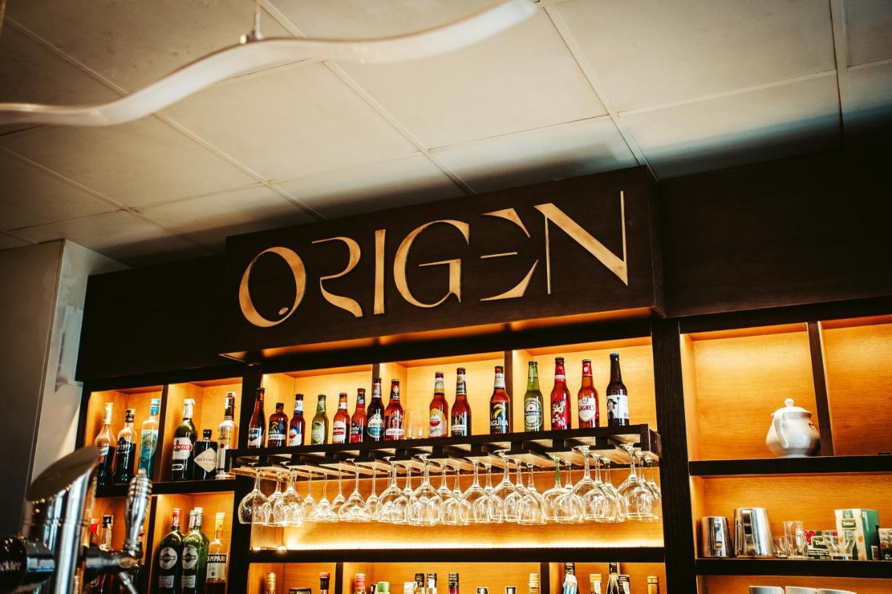 唐曼努埃尔阿迪拉姆大酒店 Caces 外观 照片